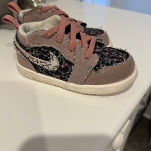 Nike Pink and Black Sneakers with Chunky Toe and Lace-Up Design